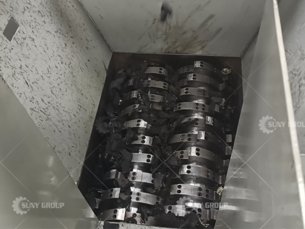 輪胎撕碎機